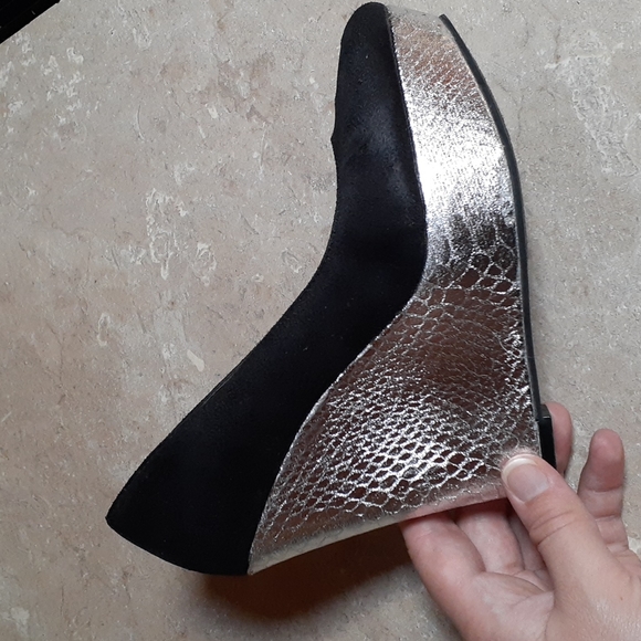 Kardashian Kollection Icon Wedges, Size 7M - Picture 5 of 8